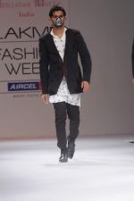 Model walk the ramp for Abhishek Dutta Shinde show at Lakme Fashion Week Day 4 on 6th Aug 2012 (6).JPG